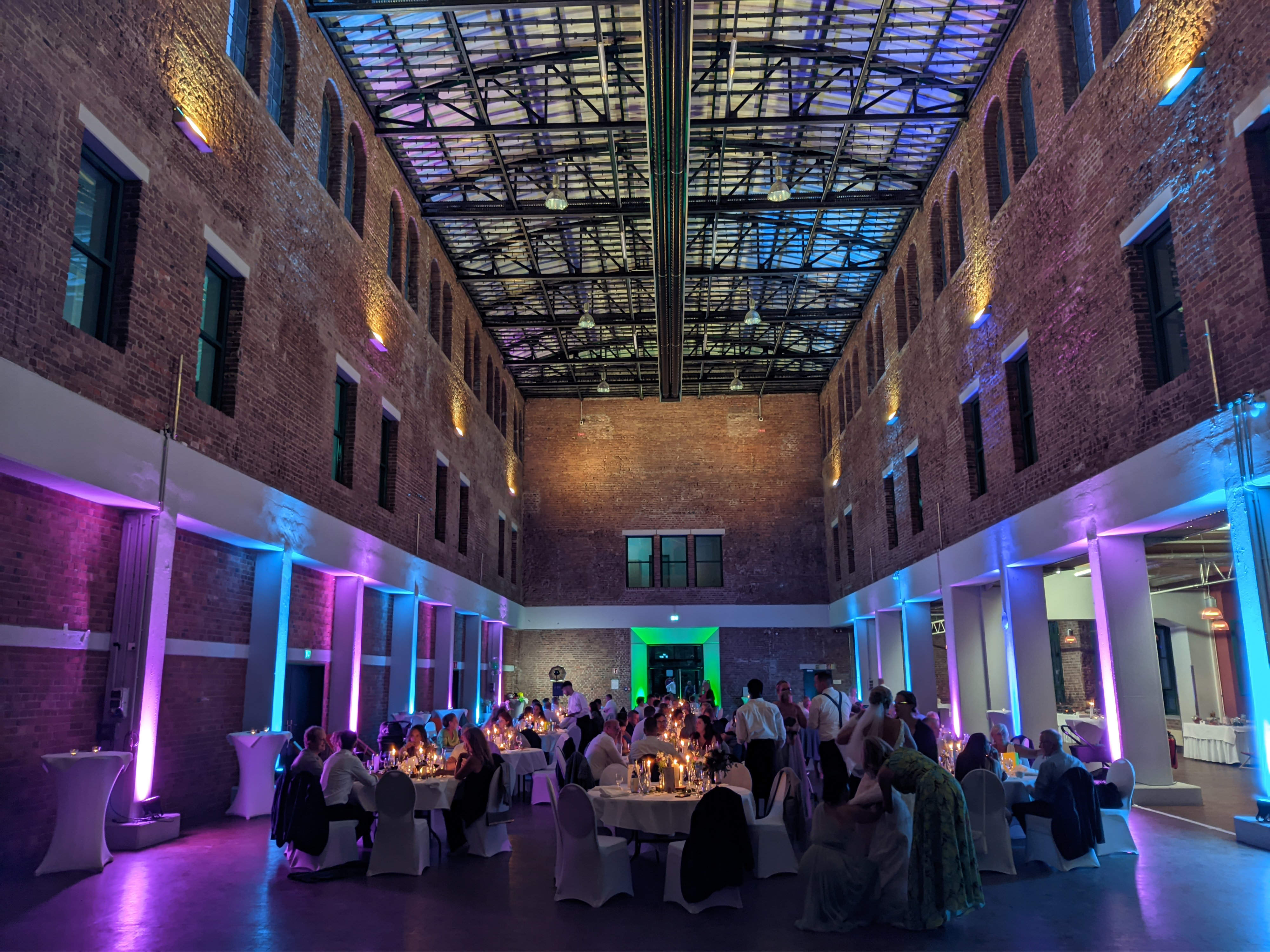 Modernes DJ Setup für Geburtstage